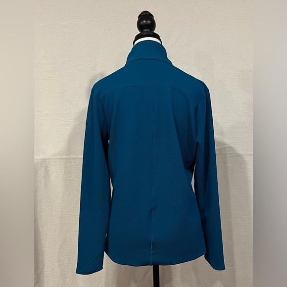 Nike Dri-Fit Women’s Long Sleeve Athletic Shirt - Picture 5 of 6